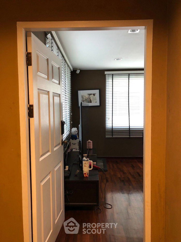 picture 4-BR House near BTS Saphan Khwai (ID 2083325) - 2/33