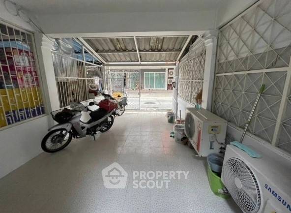 รูป ทาวน์เฮาท์ 5-ห้องนอน ใกล้ MRT ศูนย์วัฒนธรรมแห่งประเทศไทย (ID 1863232) - รูปที่ 7/15