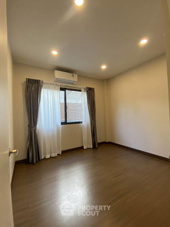 รูป บ้าน 4-ห้องนอน ใน บางกร่าง (ID 1404960) - รูปที่ 10/16