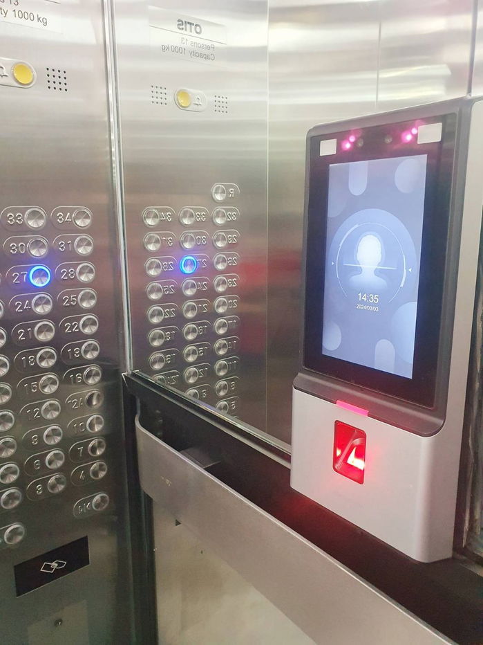 picture Urgent Sale Life Asoke One Bedroom on 25th fl. Foreign buyer welcome - 12/18