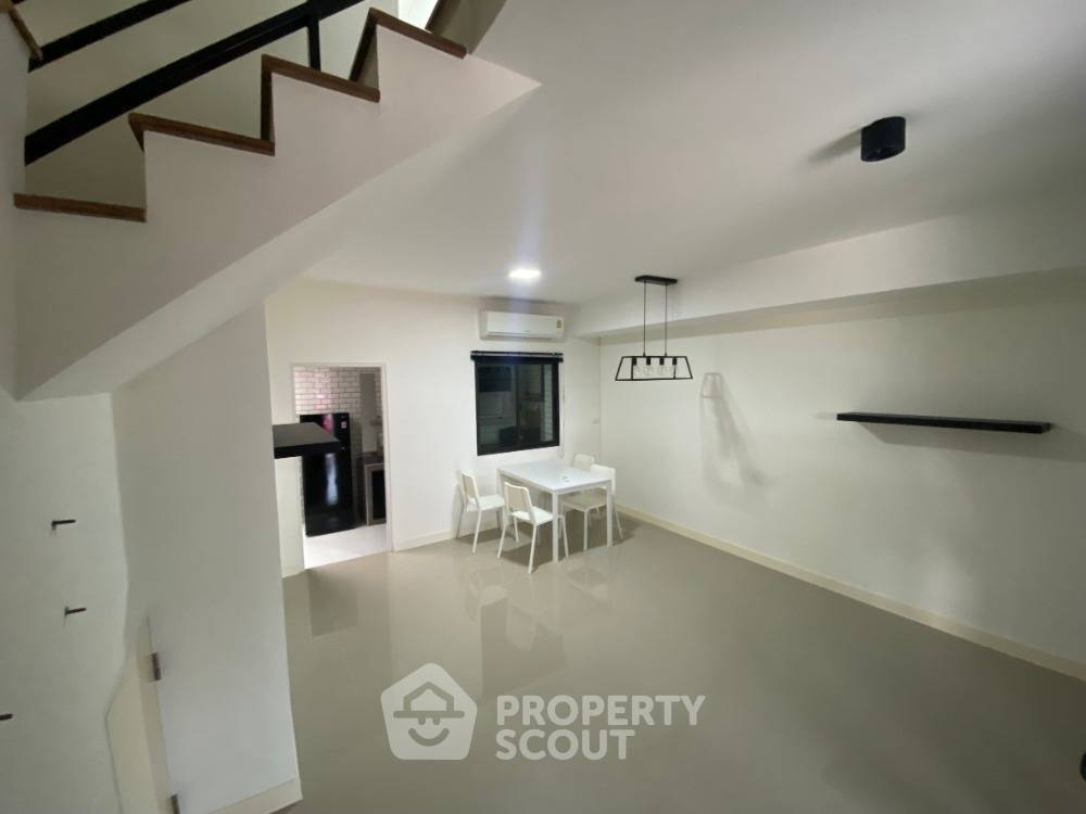 รูป ทาวน์เฮาท์ 3-ห้องนอน ใกล้ ท่าอากาศยานสุวรรณภูมิ (ID 2051132) - รูปที่ 2/8