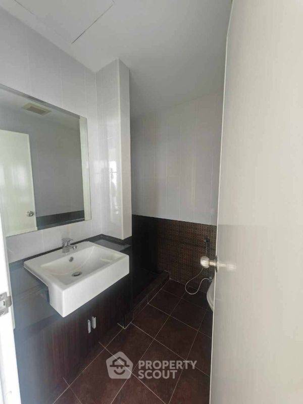 picture 2-BR Condo at Assakarn Place Srinakarin near ARL Hua Mak (ID 2143732) - 8/10