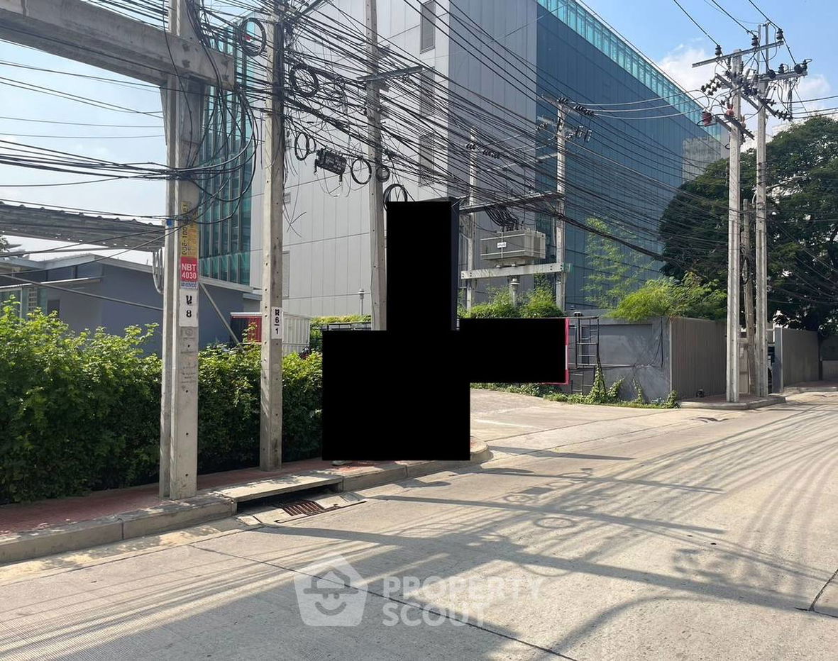 รูป ที่ดินสำหรับปล่อยขาย 2,464 ตารางเมตร แถว ใน ทุ่งสองห้อง (ID 1440089) - รูปที่ 2/5