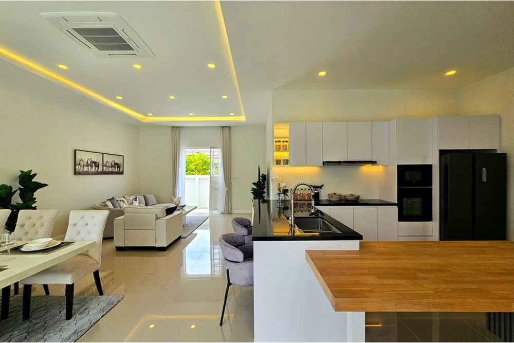 picture [920601001-694] Spacious Modern Villa, 3 Bed 4 Bath in Hua Hin For Sale - 15/37