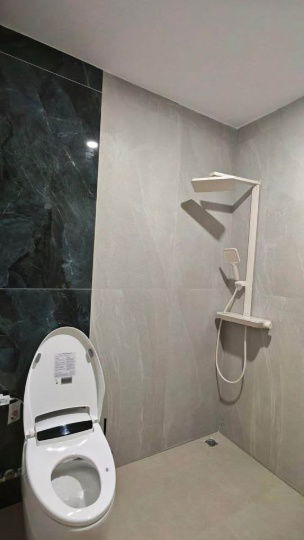 รูป 🏡 พูลวิลล่าหรู 5 ห้องนอน ในหมู่บ้าน Country Club Village พัทยาตะวันออก - รูปที่ 12/15