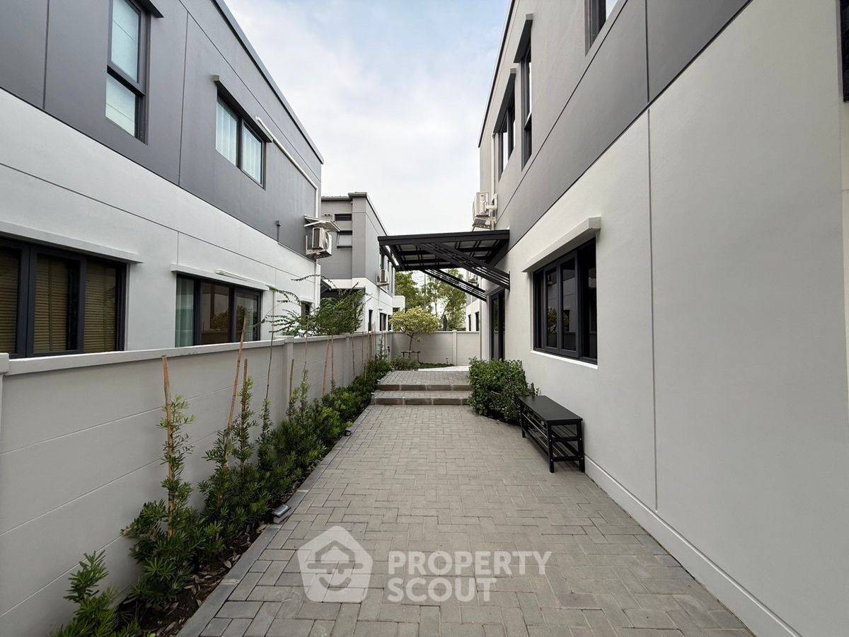 picture 3-BR House at Centro Bangna in Bang Kaeo (ID 2455624) - 22/24