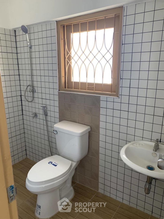 รูป ทาวน์เฮาท์ 3-ห้องนอน ใน คลองจั่น (ID 2030057) - รูปที่ 9/12