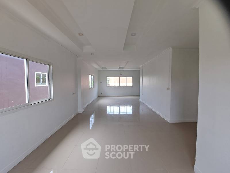 รูป ทาวน์เฮาท์ 3-ห้องนอน ใน นวมินทร์ (ID 1837070) - รูปที่ 1/8