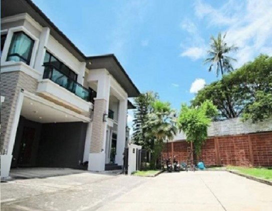 รูป ให้เช่าบ้านเดี่ยว 2 ชั้น โครงการ แกรนด์ บางกอก บูเลอวาร์ด สาทร ติดถนนกัลปพฤกษ์ ใกล้สาทร /  เฟอร์นิเจอร์ครบ / อยู่อาศัย Chinese Welcome - รูปที่ 13/13