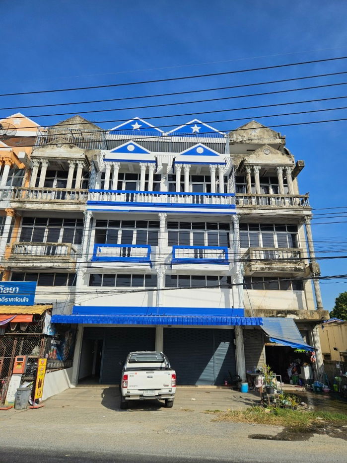 รูป ให้เช่าตึกแถว 5 ชั้น ซอยวัดนักบุญเปโตร ตำบลท่าข้าม อำเภอสามพราน จังหวัดนครปฐม 5 ชั้น 5 ห้องนอน 5 ห้องน้ำ แต่งสวยพร้อมอยู่ ใกล้วัดนักบุญเปโตร - รูปที่ 1/7