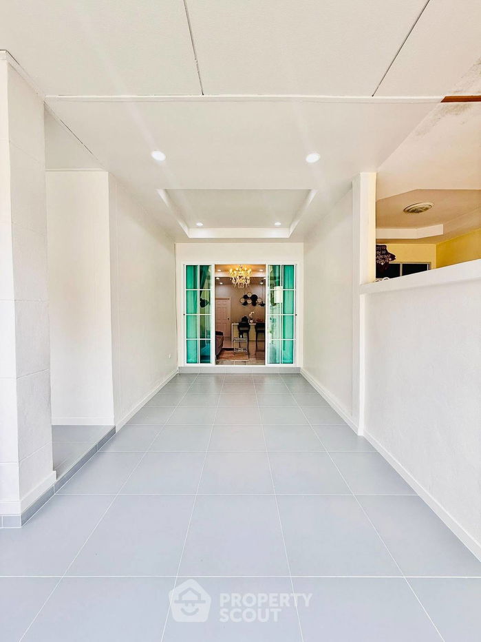 รูป ทาวน์เฮาท์ 2-ห้องนอน ใกล้ พัทยาตะวันออก (ID 2176427) - รูปที่ 22/23