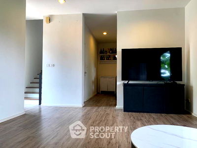 Houses for sale North Bangkok University  : 3-BR House in Khlong Thanon (ID 1487731)