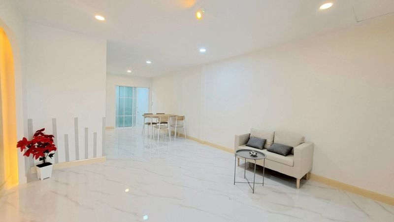 picture Townhouse for sale, Monwadi Village - Wat Lat Pla Duk, Land area 16 square wah, 3 bedrooms 2 bathrooms, Fully furnished - 3/19