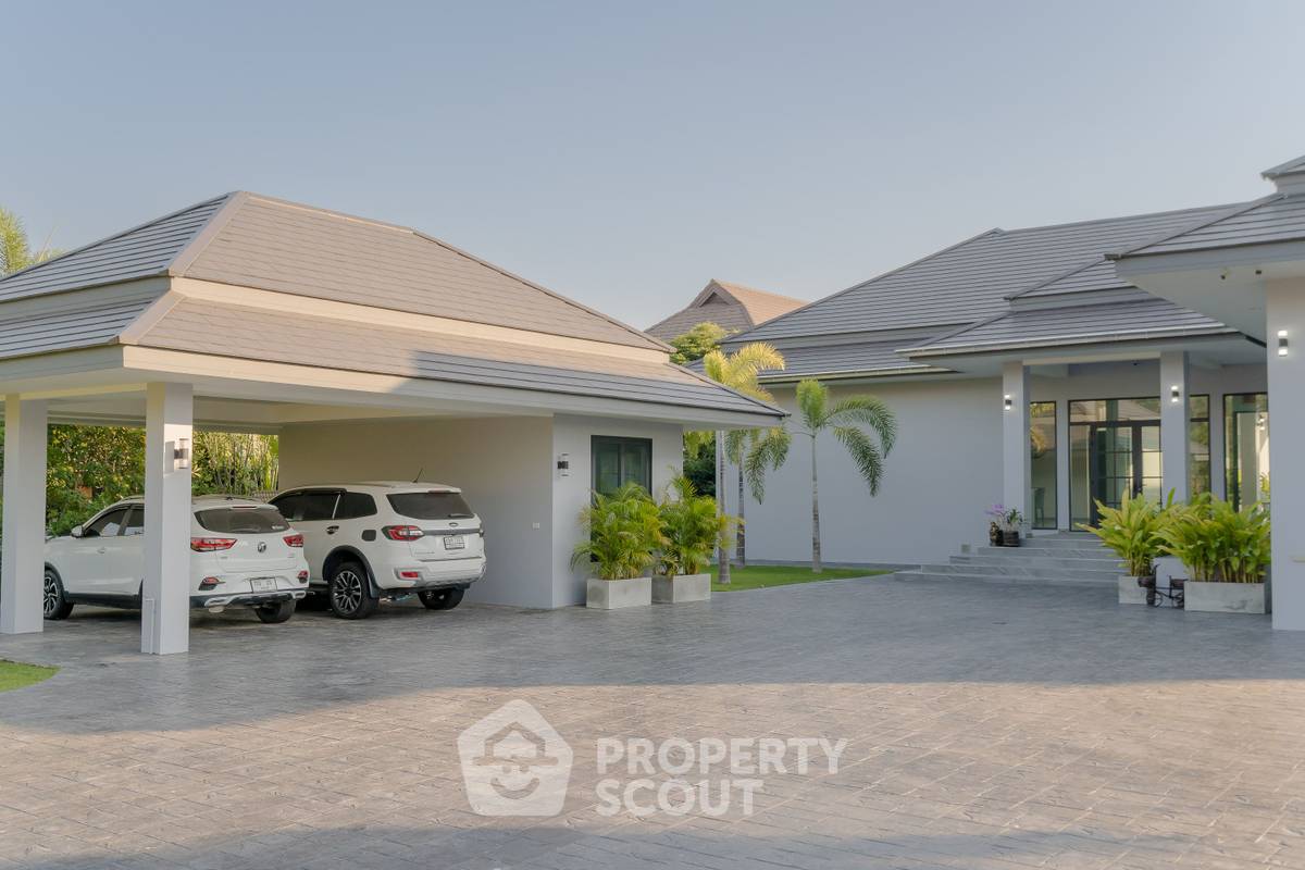 รูป วิลล่า 5-ห้องนอน ใกล้ เดอะ เวเนเซีย (ID 1921727) - รูปที่ 1/10