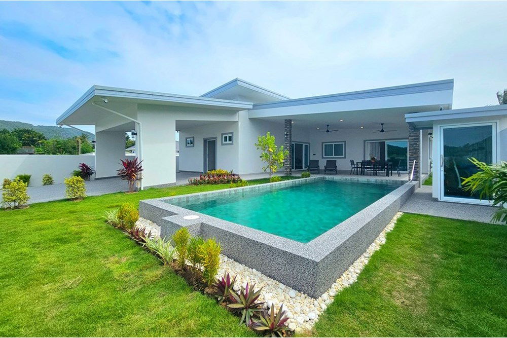 picture [920601001-693] Spacious Family Villa, 3 Bed 3 Bath in Hua Hin Soi 70 For Sale - 1/44