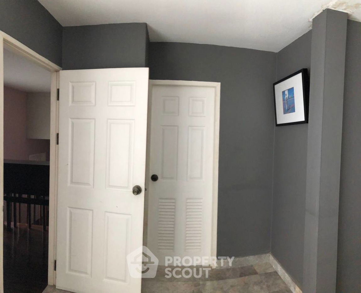 picture 4-BR House near BTS Saphan Khwai (ID 2083325) - 32/33