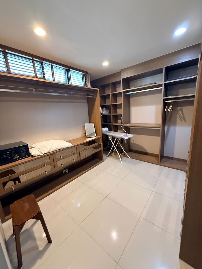 picture Modern House for Rent in Ratchada Soi 3 Near MRT Rama 9 - 23/35