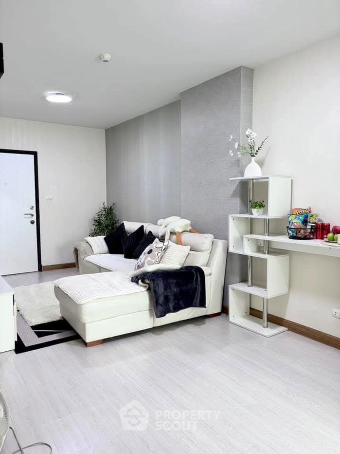 picture 1-BR Condo at Supalai Park Ratchayothin near BTS Ratchayothin (ID 2051541) - 2/5