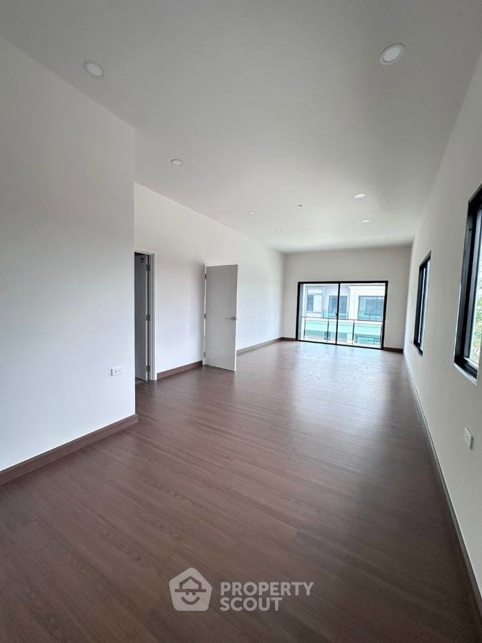 รูป บ้าน 5-ห้องนอน ใน ศีรษะจรเข้ใหญ่ (ID 2047019) - รูปที่ 13/37