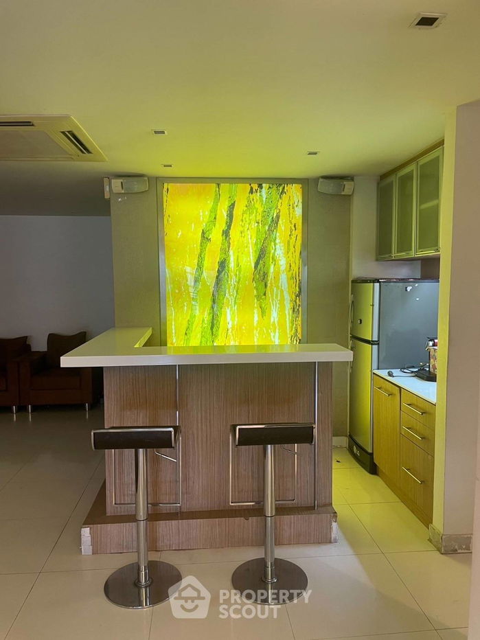 picture 3-BR Condo at Mahogany Tower Condominium near MRT Queen Sirikit National Convention Centre (ID 1354513) - 4/9