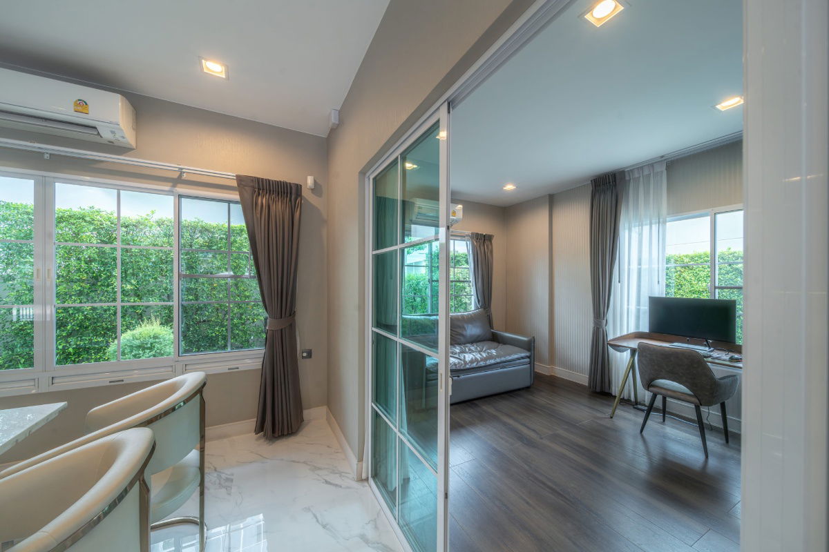 รูป บ้านเดี่ยวให้เช่า 📍 Nantawan Ramintra-Paholyothin 50 📍 4 ห้องนอน 4 ห้องน้ำ เฟอร์นิเจอร์ และ เครื่องใช้ไฟฟ้าครบ  - รูปที่ 5/11