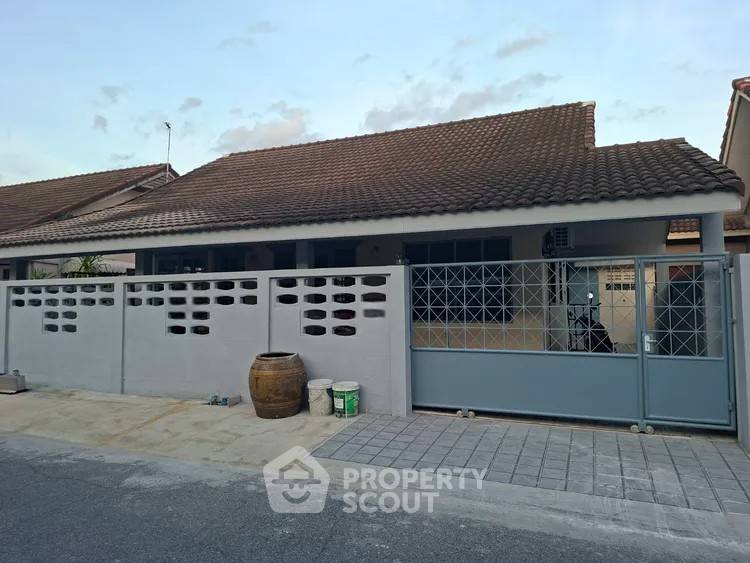 picture 3-BR House in Hua Mak (ID 2426429) - 1/5