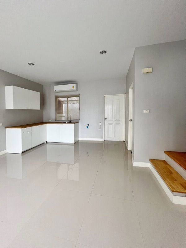 รูป 💥ให้เช่า ทาวน์โฮม 3 ชั้น เทมโป ทาวน์ รัตนาธิเบศร์-ไทรม้า ใกล้ MRT ท่าอิฐ💥 - รูปที่ 4/17