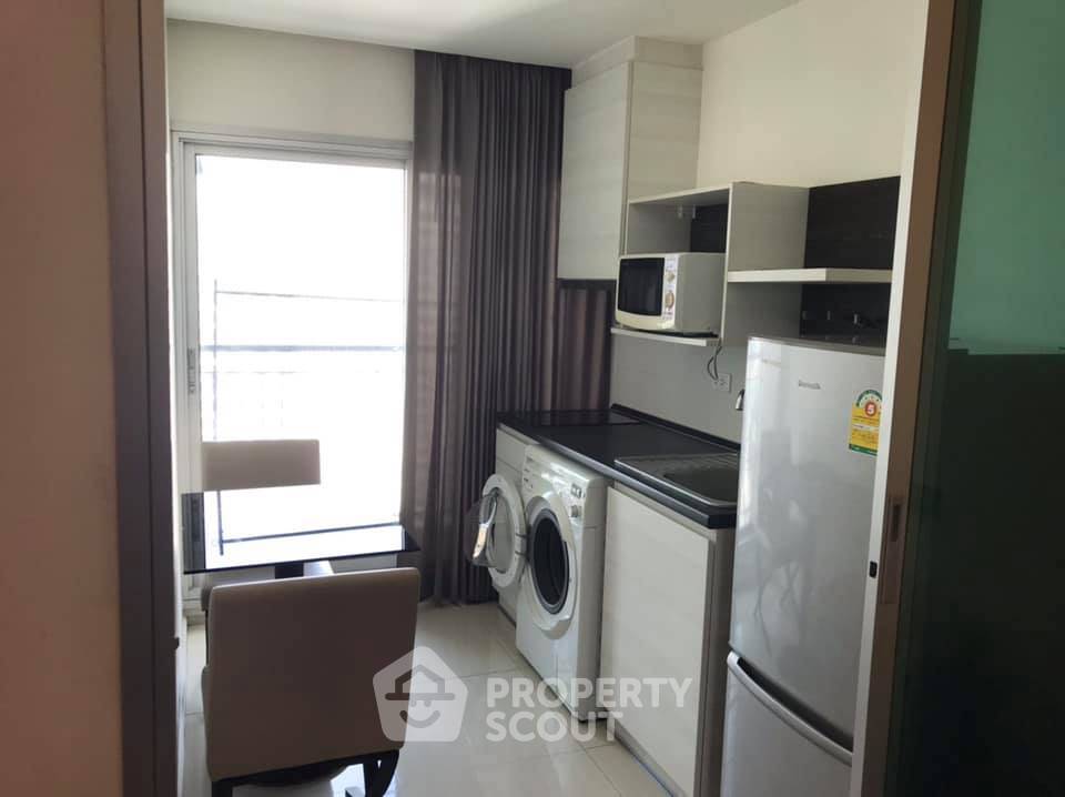 picture 1-BR Condo at Life Ratchadapisek near MRT Huai Khwang (ID 507970) - 4/8