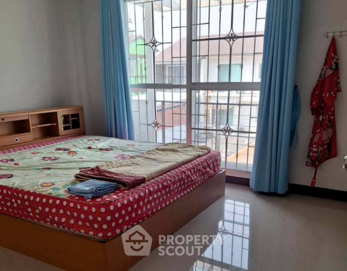 รูป ทาวน์เฮ้าส์ 4-ห้องนอน ใน แสมดำ (ID 2430888) - รูปที่ 4/4