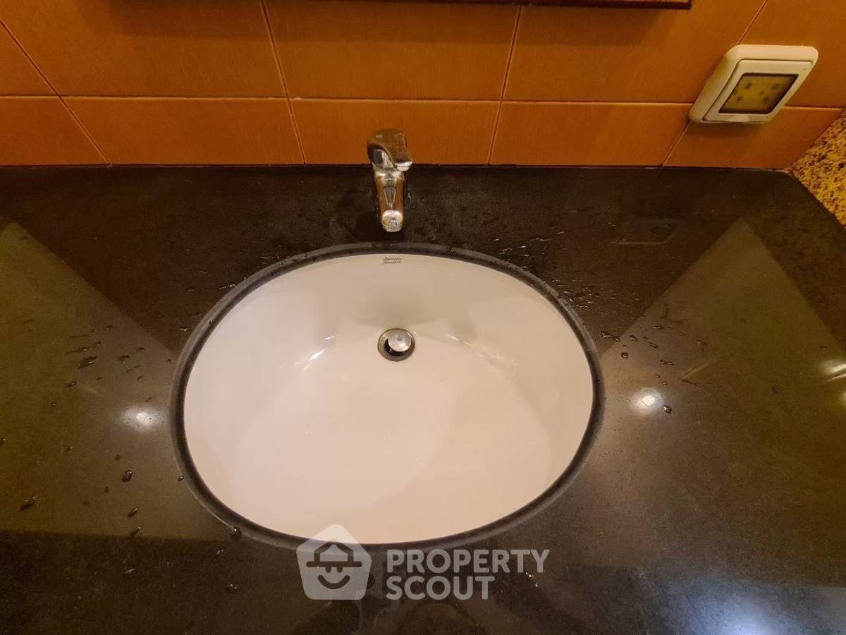 picture 1-BR Condo at Supalai Oriental Place Sathorn Suanplu near MRT Lumphini (ID 1919414) - 8/9