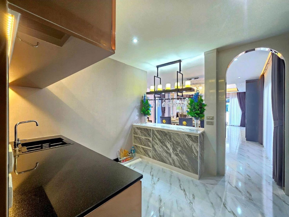 รูป บ้านเดี่ยวพูลวิลล่าพัทยา 3 ห้องนอน | ติดสุขุมวิท ตกแต่งพร้อมอยู่ - รูปที่ 27/40