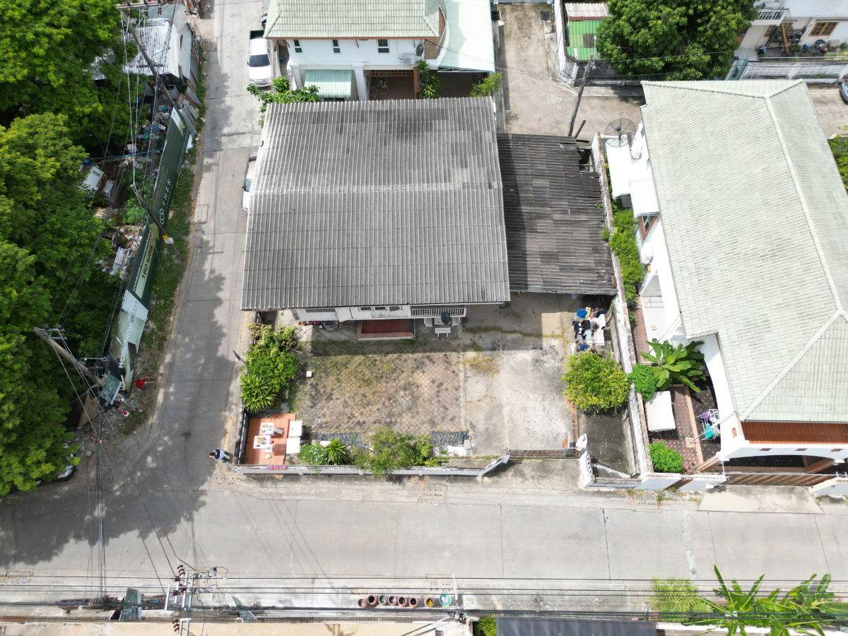 รูป ขายที่ดินสวย แปลงมุม 105 ตรว. กว้าง 20 ลึก 21 เมตร ซอยลาดพร้าว 93 95 97 99 ใกล้ รพ.ลาดพร้าว ฟู้ดแลนด์ลาดพร้าว สถานีรถไฟฟ้า BTS มหาดไทย - รูปที่ 7/21