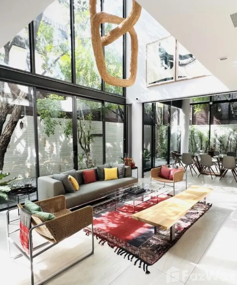 picture 5 Bedroom House for sale at VILLAZZO 10  5904354 - 3/24