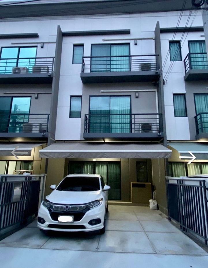 picture Townhouse For Rent Baan Klang Muang Ratchaphruek-Rama 5, Fully Furnished - 1/18