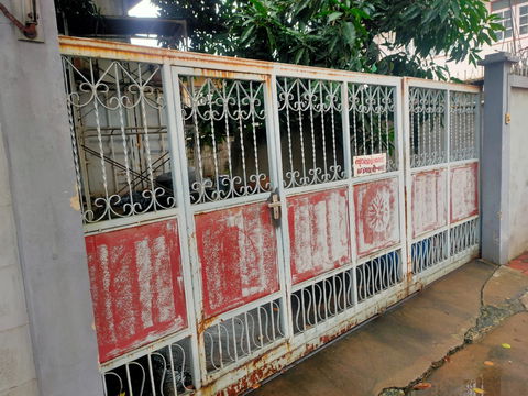 ให้เช่าที่ดิน 40ตรว มี ตู้คอนเทนเนอร์ 2 ตู้ แบ่งเป็นห้องด้านในเป็นสัดส่วน  ทำเลเหมาะค้าขาย