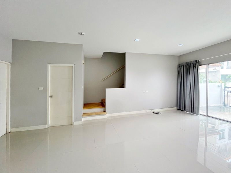 รูป 💥ให้เช่า ทาวน์โฮม 3 ชั้น เทมโป ทาวน์ รัตนาธิเบศร์-ไทรม้า ใกล้ MRT ท่าอิฐ💥 - รูปที่ 3/17