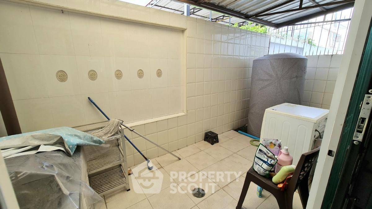 รูป ทาวน์เฮาท์ 3-ห้องนอน ใน สวนหลวง (ID 2013888) - รูปที่ 6/24