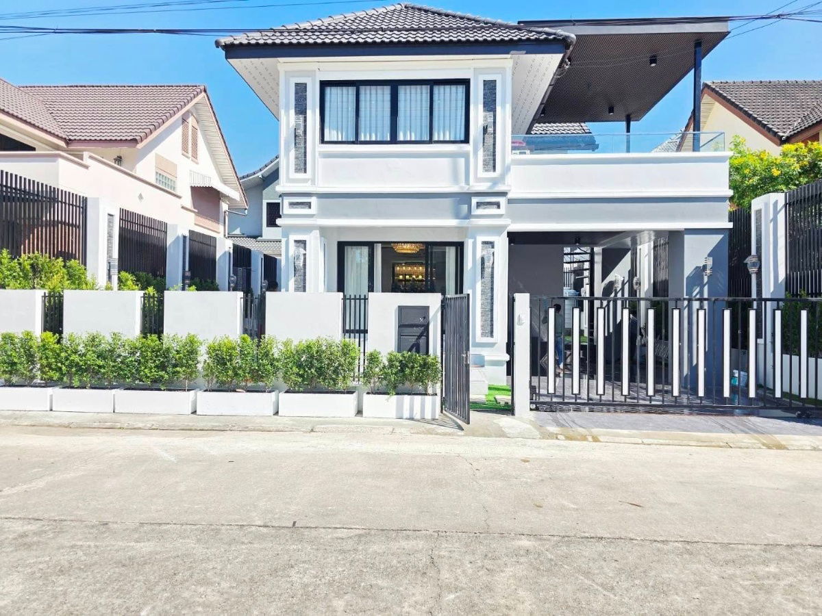 รูป บ้านเดี่ยวพูลวิลล่าพัทยา 3 ห้องนอน | ติดสุขุมวิท ตกแต่งพร้อมอยู่ - รูปที่ 1/40