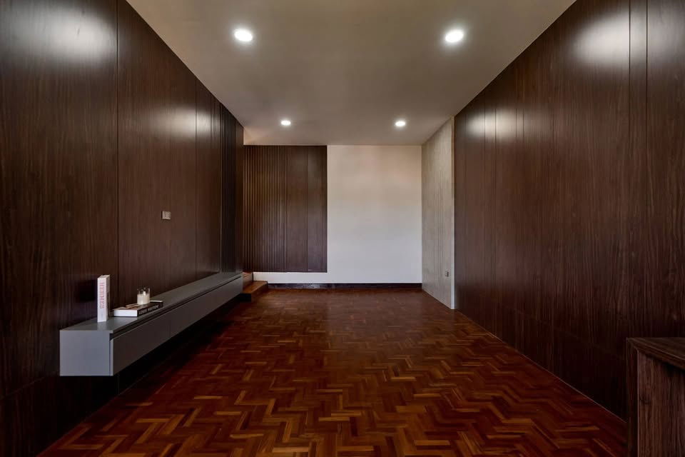 รูป ให้เช่าทาวน์โฮม 4 ชั้น  4 ห้องนอน 5 ห้องน้ำ 1 ห้องรับแขก 1 ห้องครัว   2  ที่จอดรถ - รูปที่ 17/23