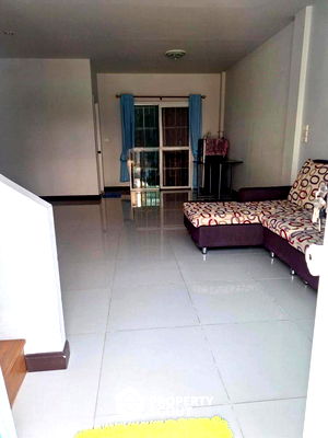 ทาวน์โฮม วิทยาลัยเทคนิคราชสิทธาราม : ทาวน์เฮ้าส์ 4-ห้องนอน ใน แสมดำ (ID 2430888)