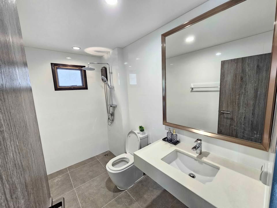 รูป ให้เช่า 🏡 บ้านหรู ลุมพินี สวนหลวง ร.9 รีโนเวทใหม่หมด พร้อมเข้าอยู่ ใกล้ Bangkok Patana School และ Mega Bangna เดินทางสะดวก RW007253 - รูปที่ 6/17