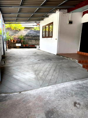 Houses for rent Bangkok : For rent, for lease, single house, Huai Khwang, 50 sq m, cheap price, interested, Line: @951qfbfi