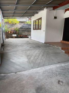 For rent, for lease, single house, Huai Khwang, 50 sq m, cheap price, interested, Line: @951qfbfi