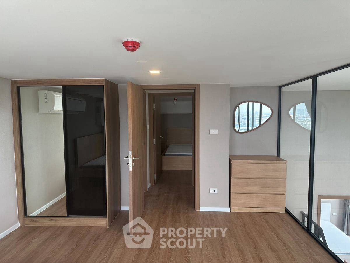 picture 3-BR Condo at Landmark @MRTA Station in Bang Kapi (ID 2461864) - 6/15