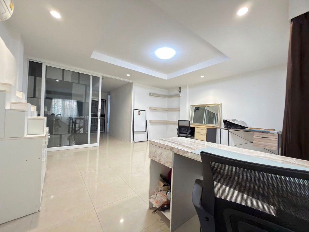รูป 🏡 ให้เช่าทาวน์โฮม 4 ชั้น – พัฒนาการ 38 บ้านสวย เฟอร์นิเจอร์ครบ พร้อมเข้าอยู่ - รูปที่ 11/15
