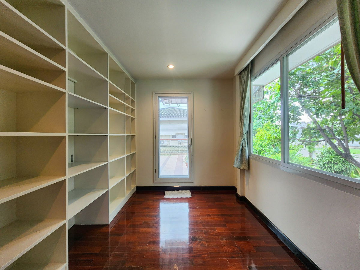 รูป HR3059ให้เช่าบ้านเดี่ยวหรู โครงการบ้านลาดพร้าว Exclusive and Residence ติดถนนเลียบด่วนเอกมัย- รามอินทราใกล้ห้าง เซ็นทรัล อีสวิล ใกล้ทางด่วน    - รูปที่ 15/51