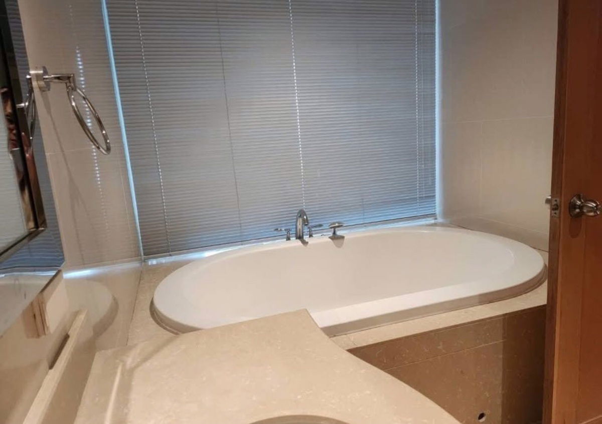 picture The Empire Place - 8/12