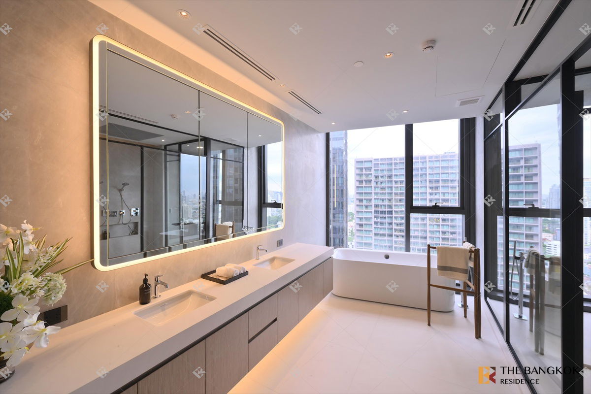 รูป 💎Ultimate Luxury! Triplex Penthouse 💎 - Scope Thonglor near Bts Thong Lo 🚆 - รูปที่ 9/31