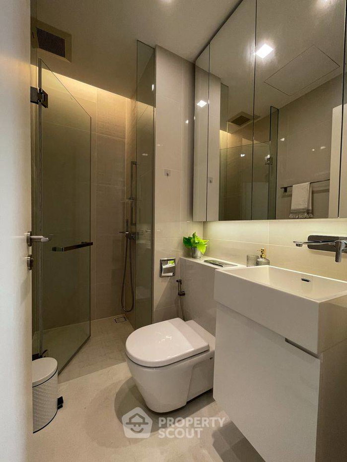 picture 2-BR 57 Sqm On 14th Floor At The Saint Residences, 100m To MRT Phahon Yothin (ID 696467) - 2/15