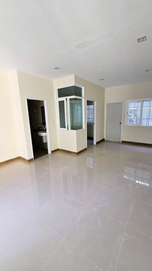 รูป สภาพมือ1 ไม่เคยเข้าอยู่ ทำเลดีๆ ราคาเบาๆ ขาย บ้าน ทาวน์โฮม โกลเด้น ทาวน์ บางแค 19 ตารางวา ใกล้ MRT หลักสอง ถนน กาญจนาภิเษก ถนนเพชรเกษม บางแค - รูปที่ 3/25